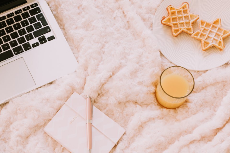 Laptop Writing